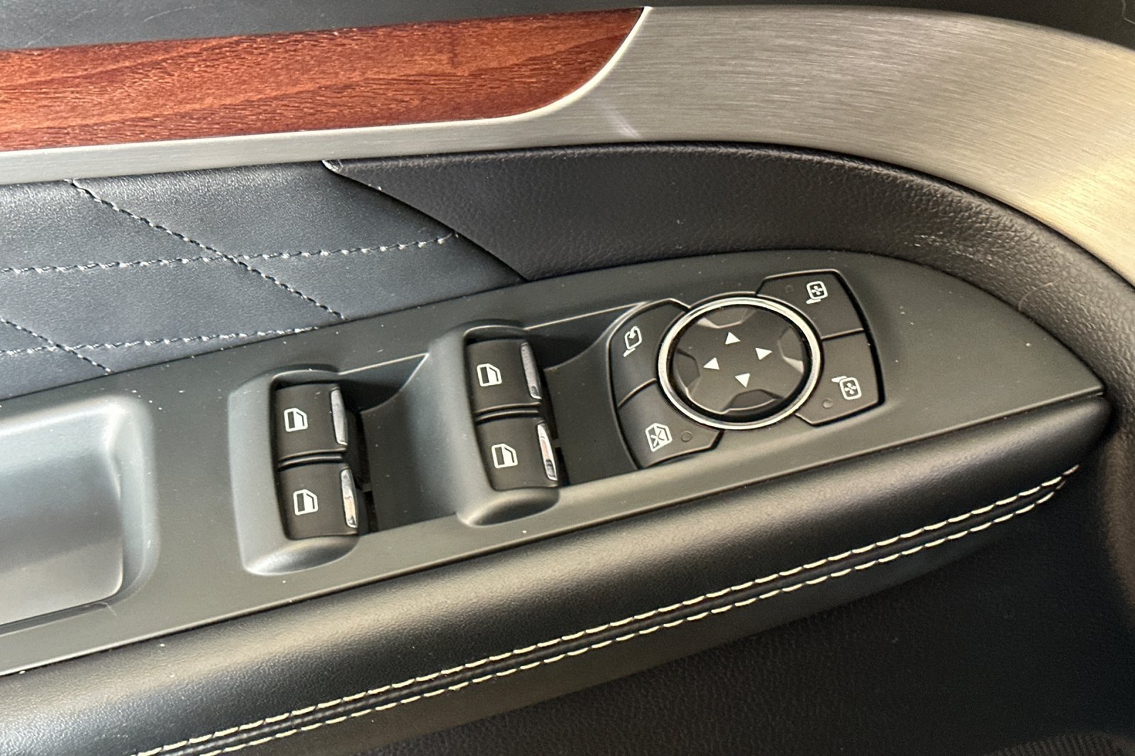 Used 2018 Gray Ford Platinum image 11