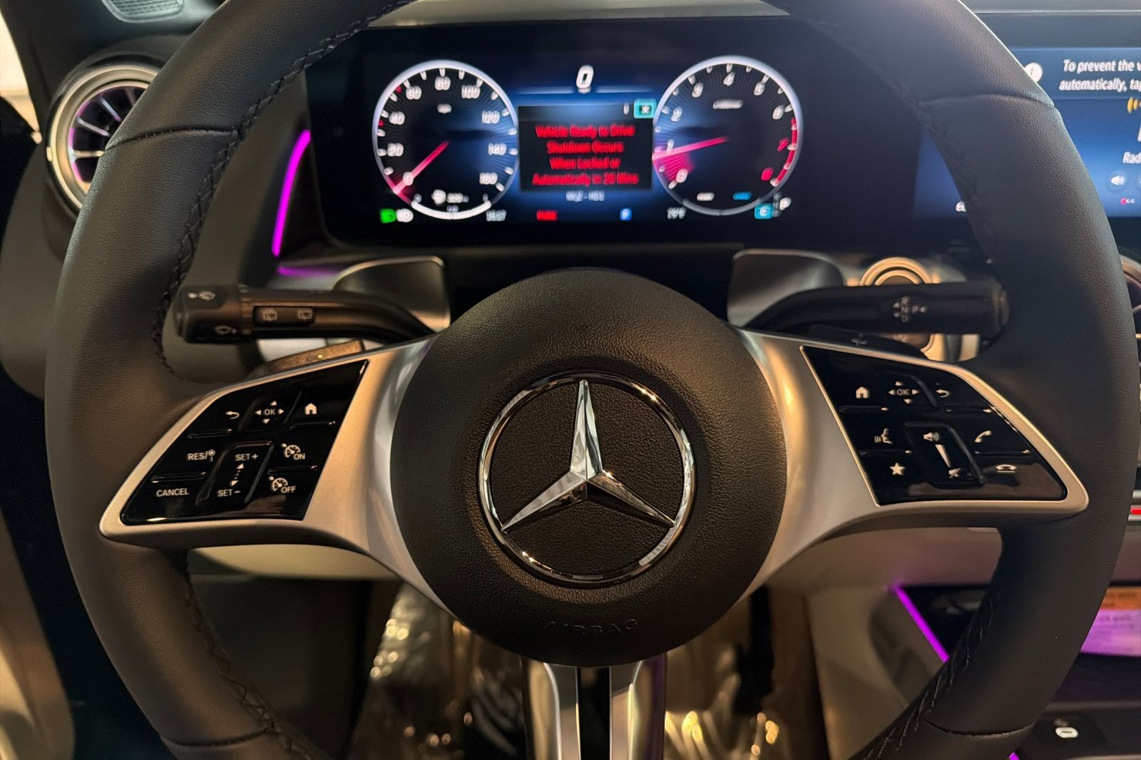 New 2026 Polar White Mercedes-Benz GLB 250 SUV image 22