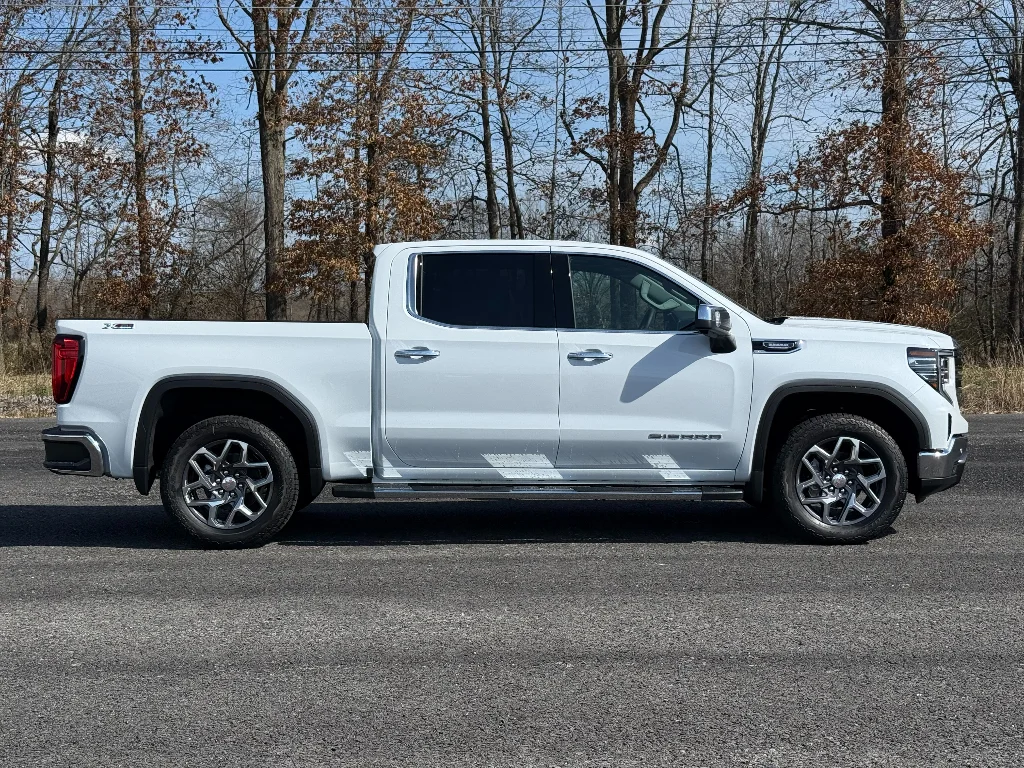 2026 GMC Sierra 1500 SLT - Photo 13