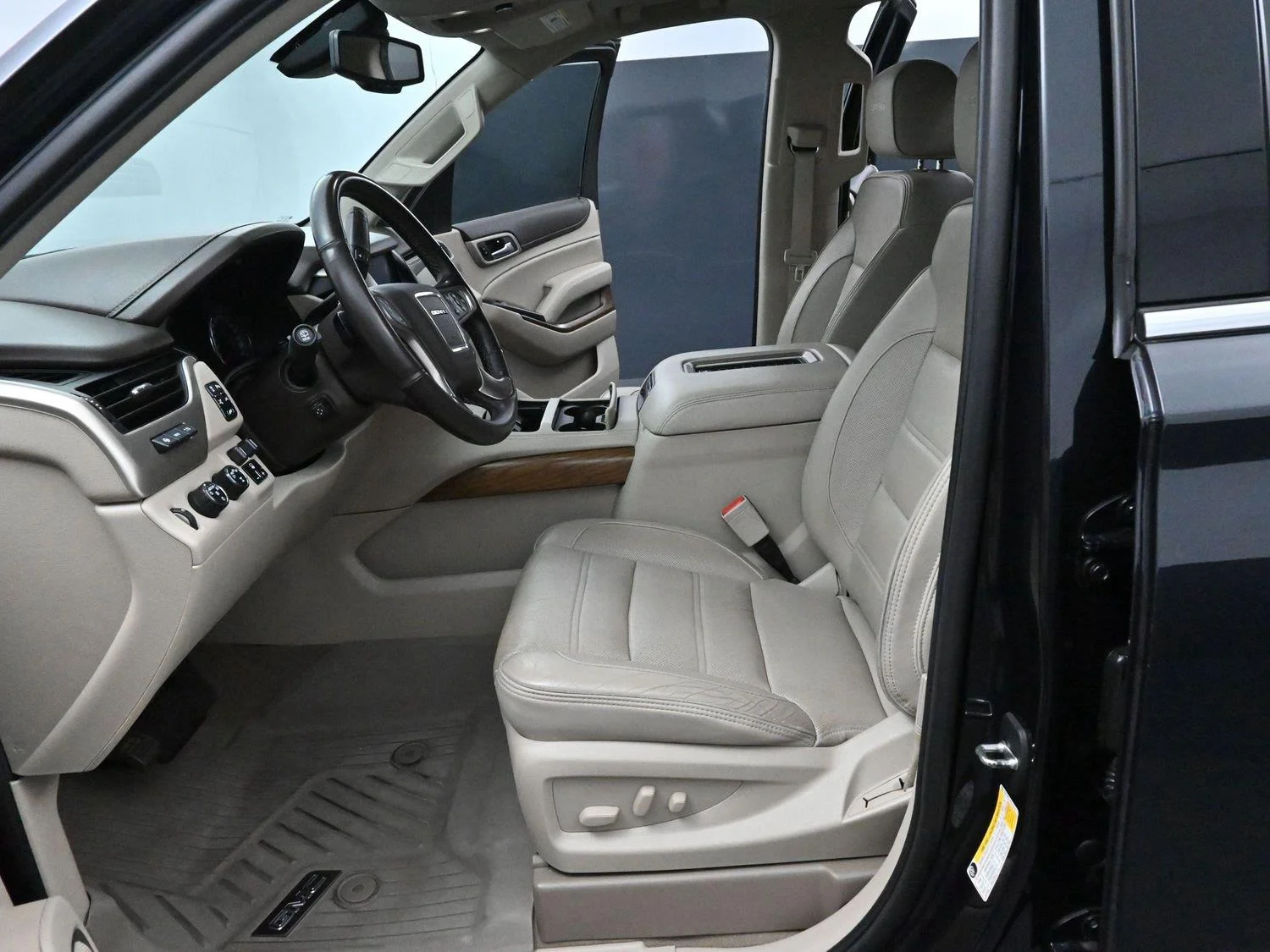 Used 2020 Carbon Black Metallic GMC Denali image 17