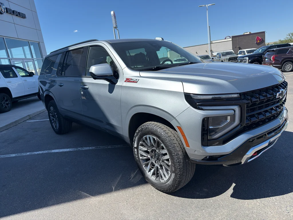 Used 2025 Gray Chevrolet Z71 image 7