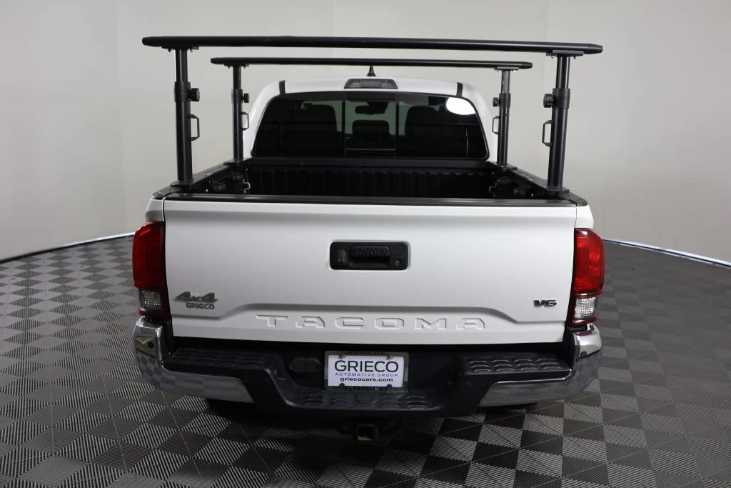 Used 2023 Ice Toyota SR5 image 7