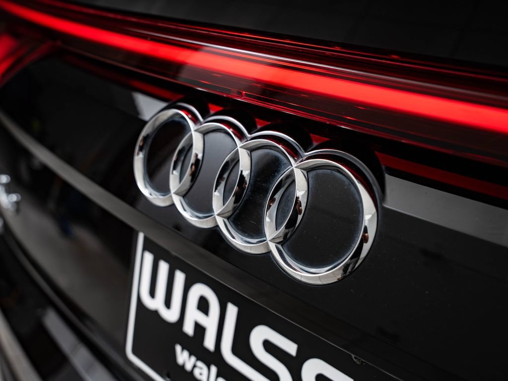 Used 2022 Mythos Black Metallic Audi 55 Premium Plus image 18
