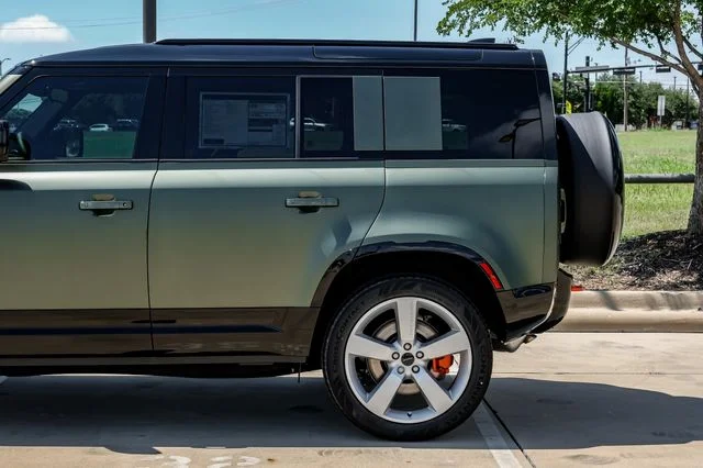 New 2026 Green Land Rover X image 15