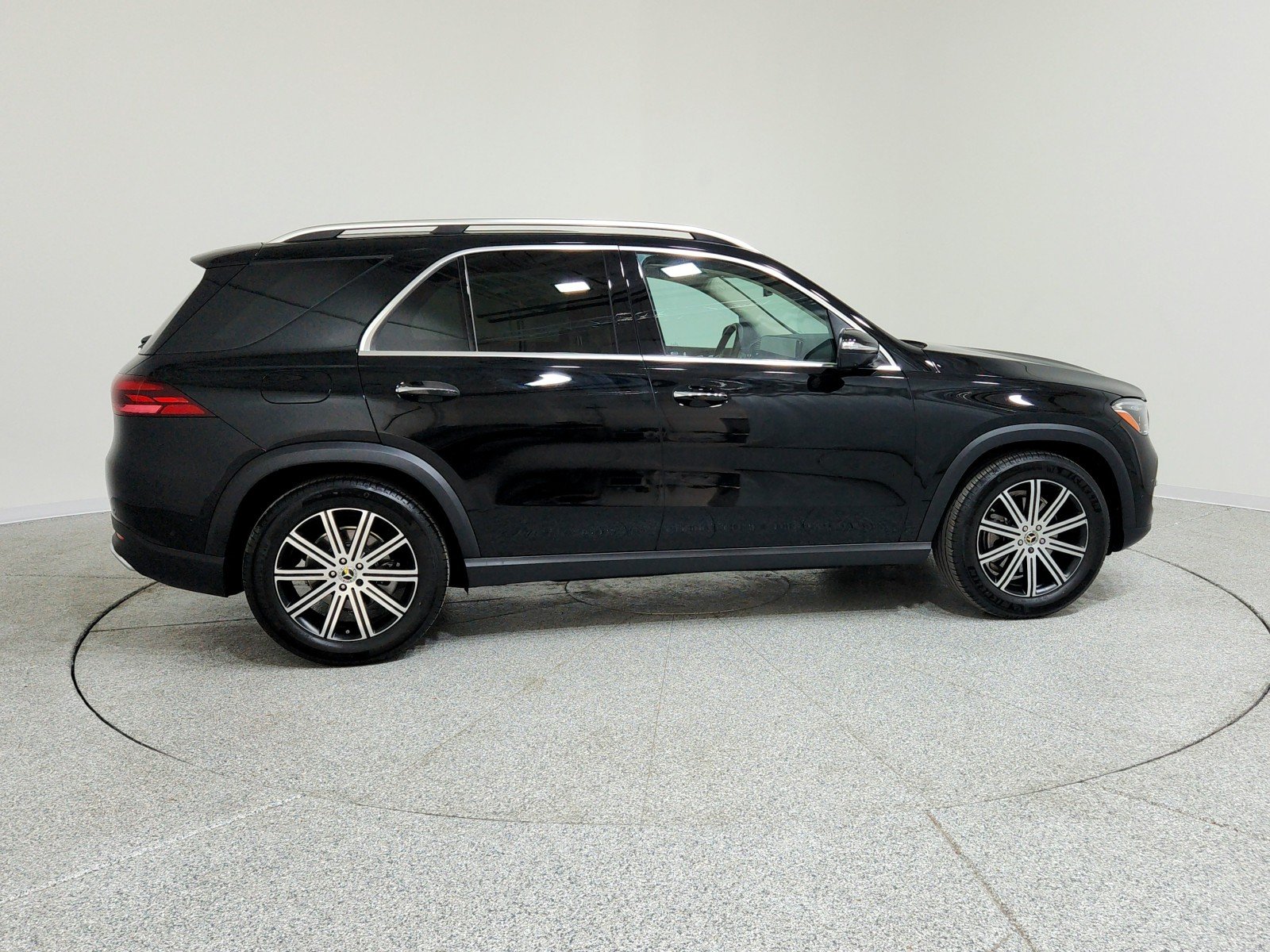 Certified Used 2025 Black Mercedes-Benz GLE 350 image 6