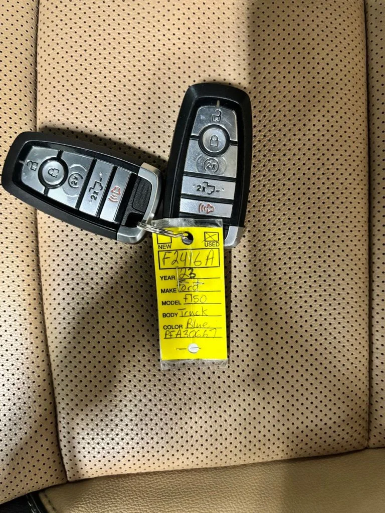 Used 2023 Blue Ford Lariat image 26