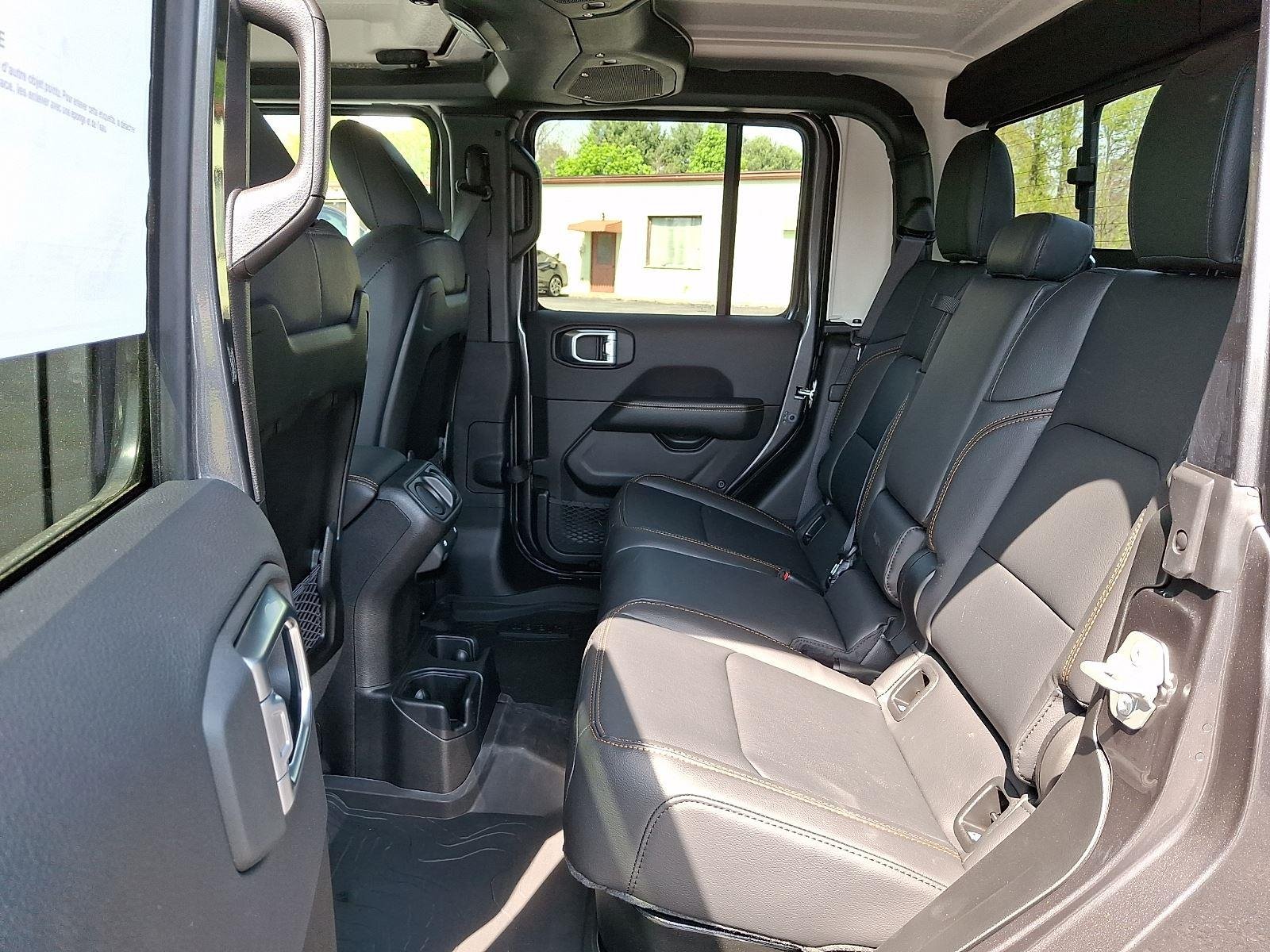New 2026 Granite Crystal Metallic Clear-Coat Exterior Paint Jeep Texas Trail image 6