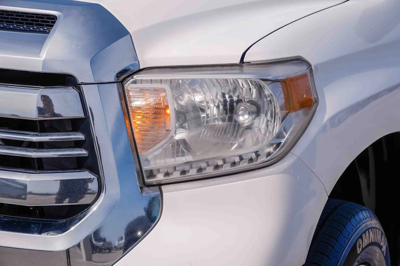 Used 2017 Super White Toyota SR5 image 11