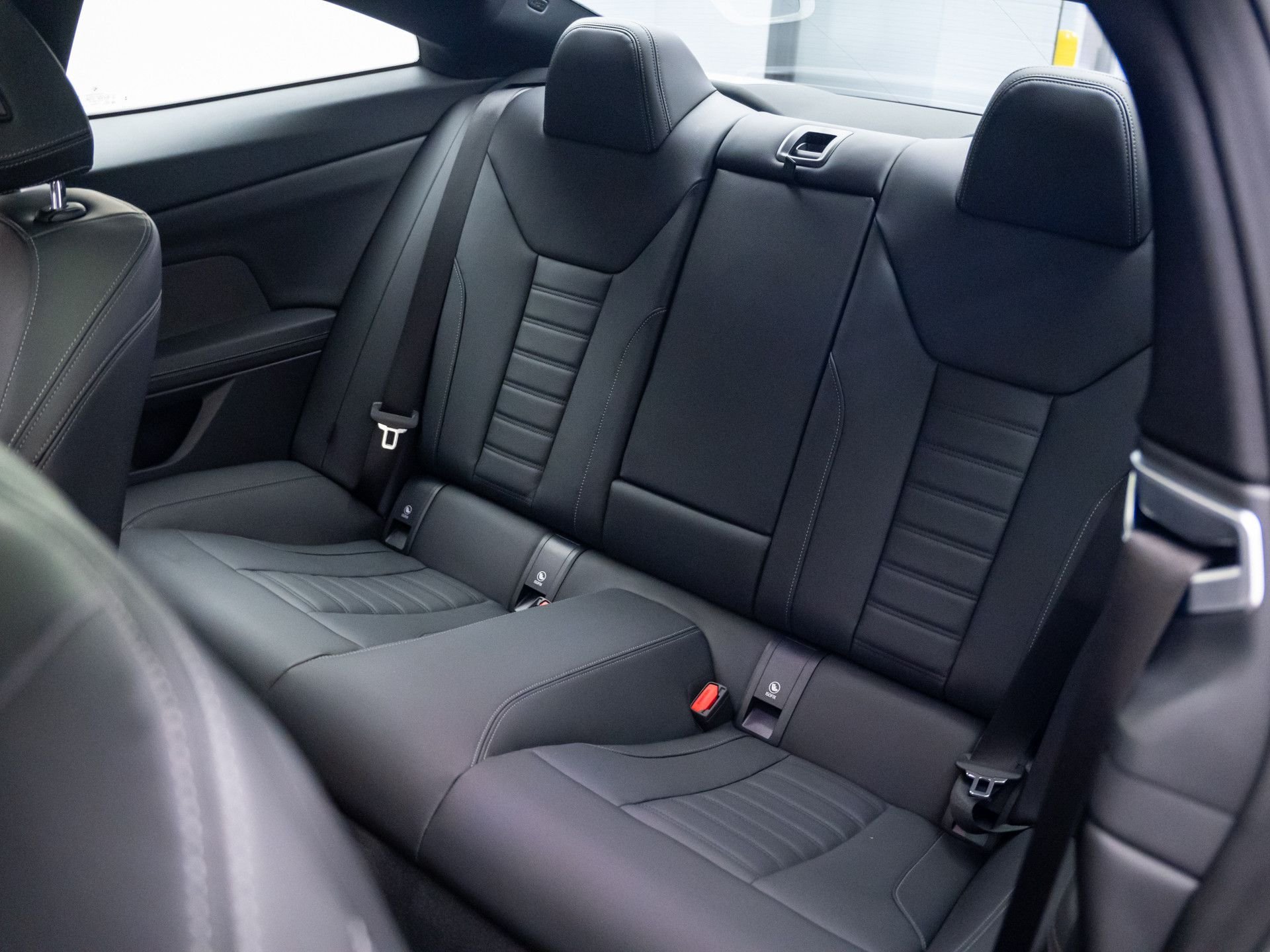 2026 BMW 4 Series M440i - Photo 18