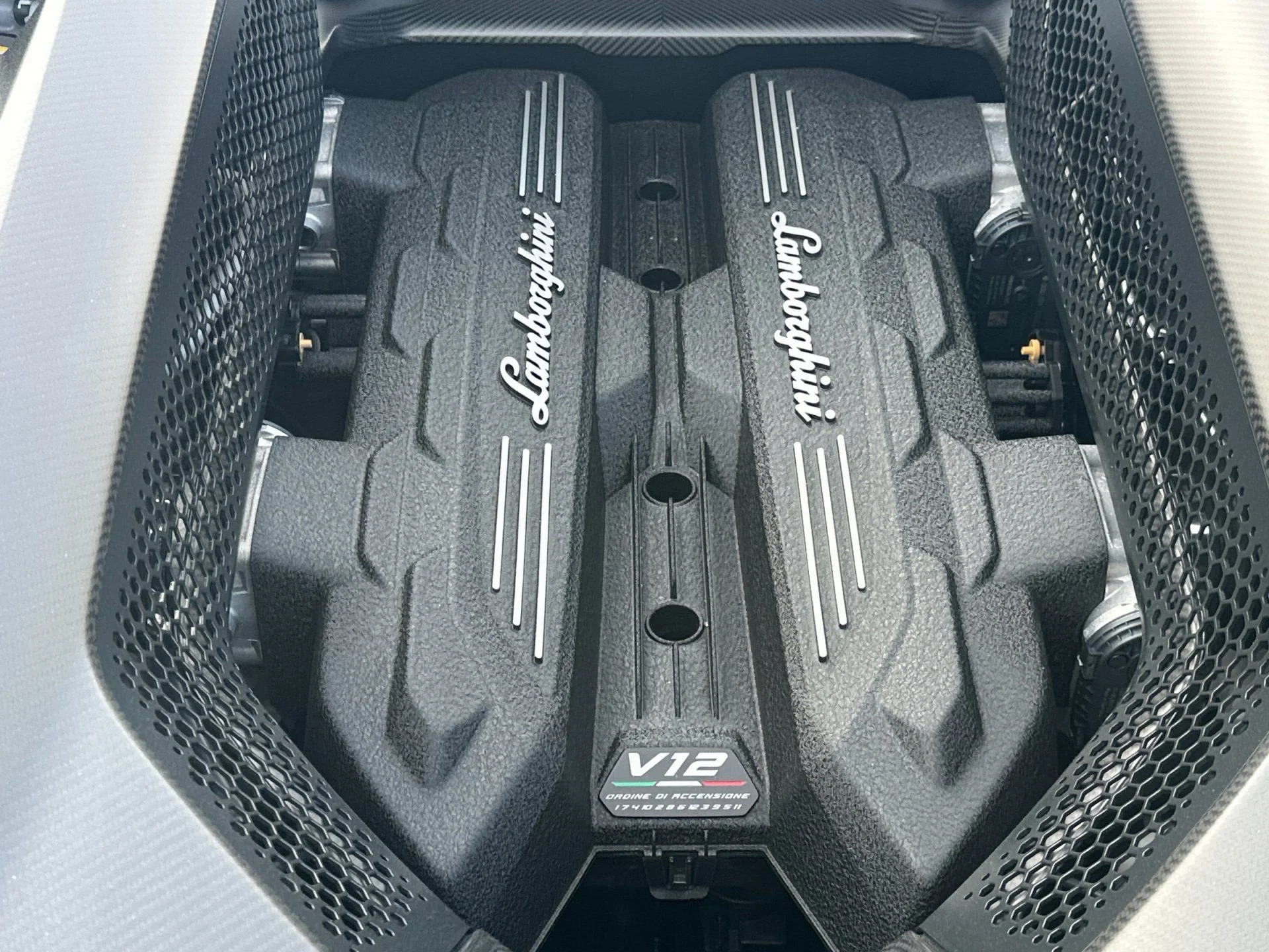 Certified Used 2026  Lamborghini  image 8