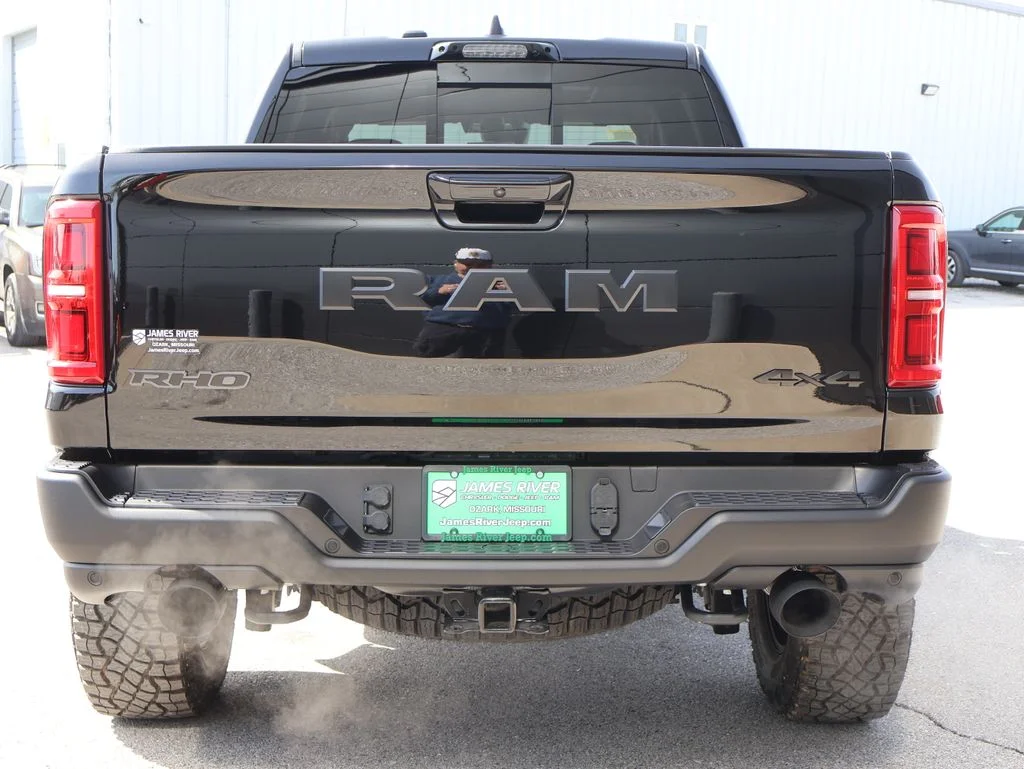 New 2026 Diamond Black Crystal Pearl-Coat Exterior Paint RAM RHO image 4