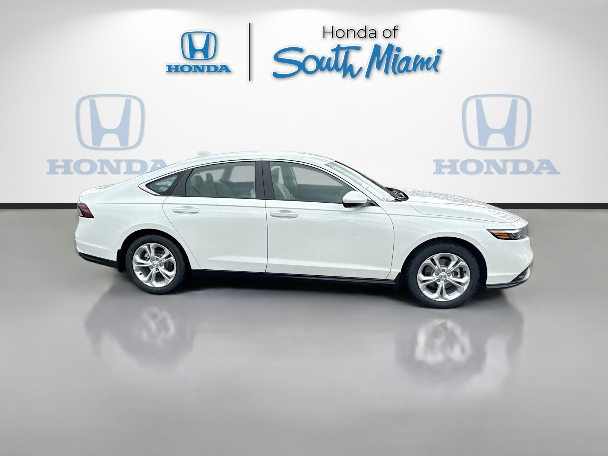 New 2026 Platinum White Pearl Honda LX image 8