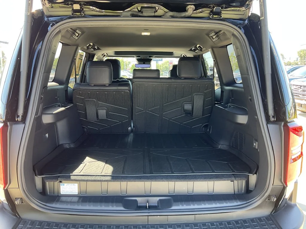 Used 2025 Black Toyota Base image 9