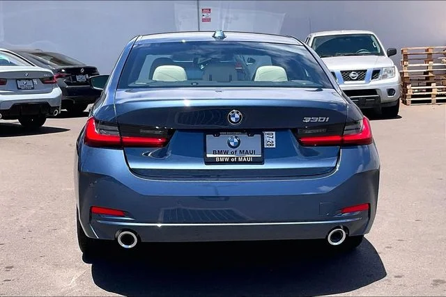 New 2026 Arctic Race Blue metallic BMW 330i image 4