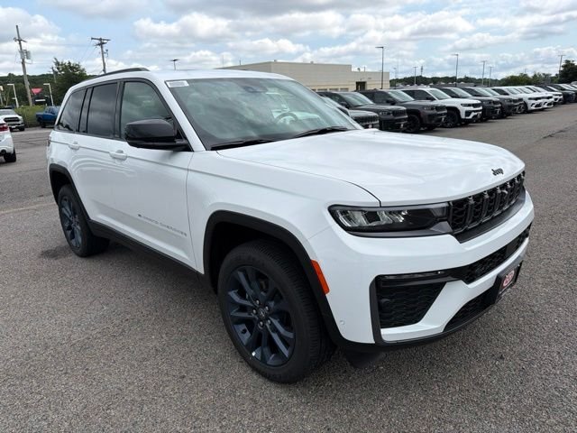 New 2026 Bright White Clear-Coat Exterior Paint Jeep  image 1