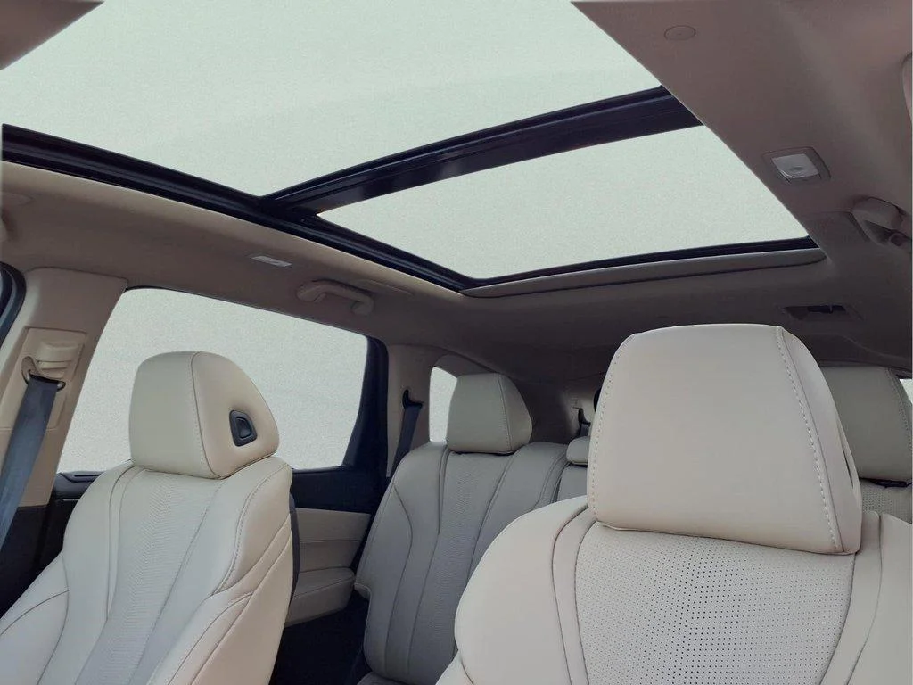 New 2026 Platinum White Pearl Acura FWD w/Technology Package image 18