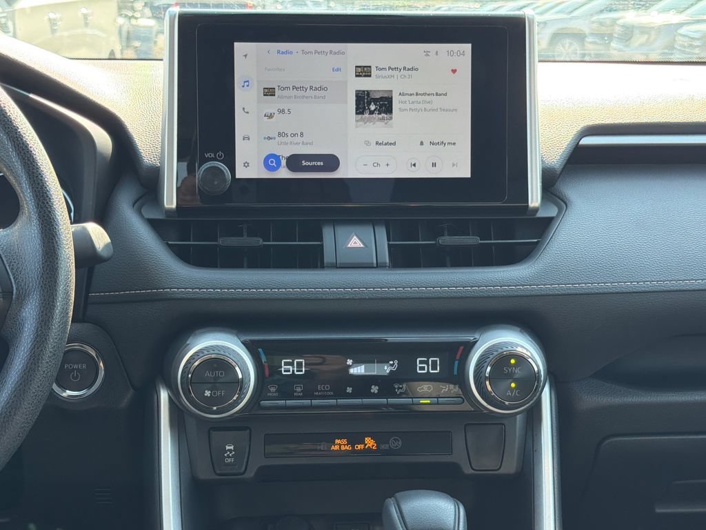 2025 Toyota RAV4 XLE - Photo 20