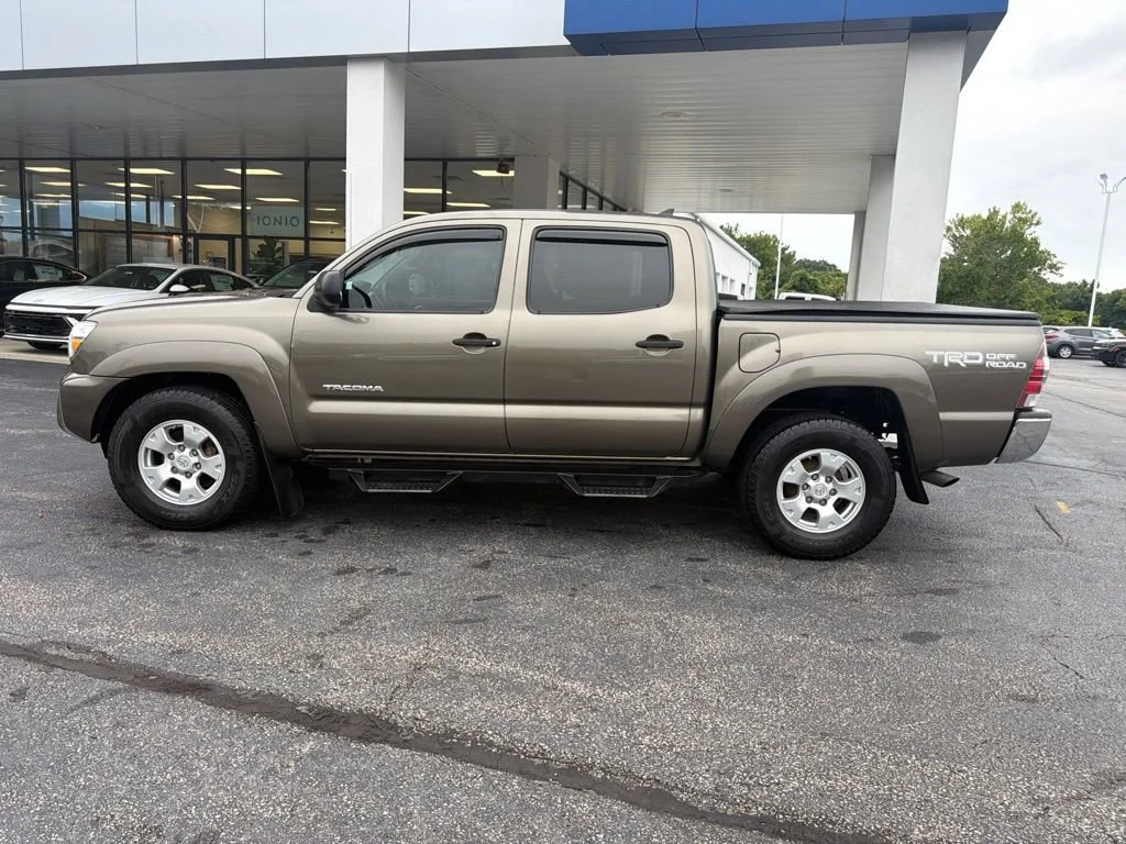 Used 2014 Pyrite Mica Toyota DOUBCAB image 8