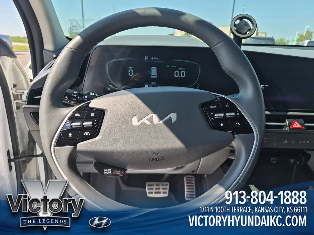 Used 2023 White Kia SX Touring image 14
