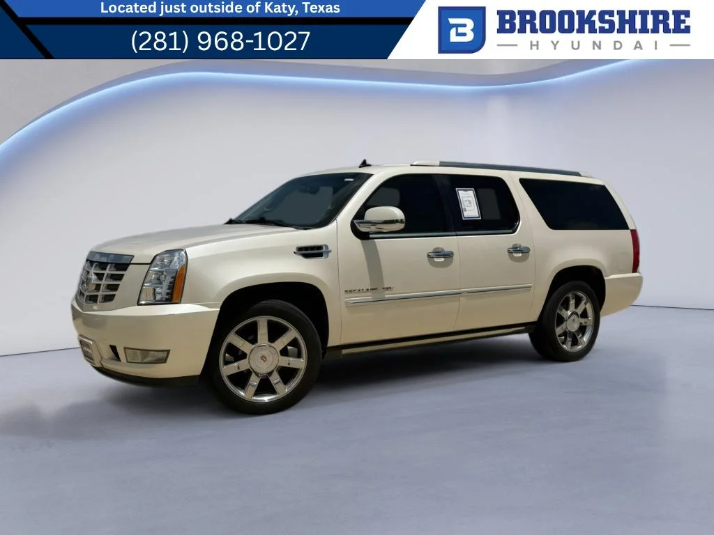 Used 2013 White Diamond Tricoat Cadillac Luxury image 1