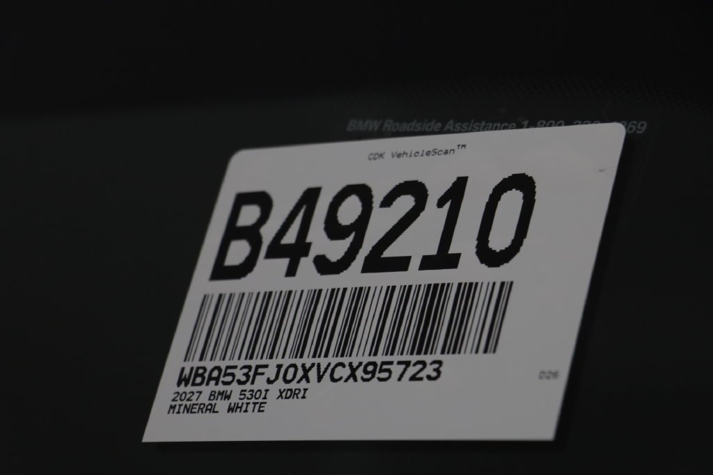 New 2027 Mineral White Metallic BMW 530i xDrive image 25