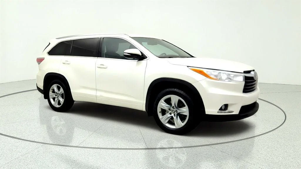 Used 2016 Blizzard Pearl Toyota AWD 4dr V6 Limited w/ Driver Tech & Rear Entertainment image 3