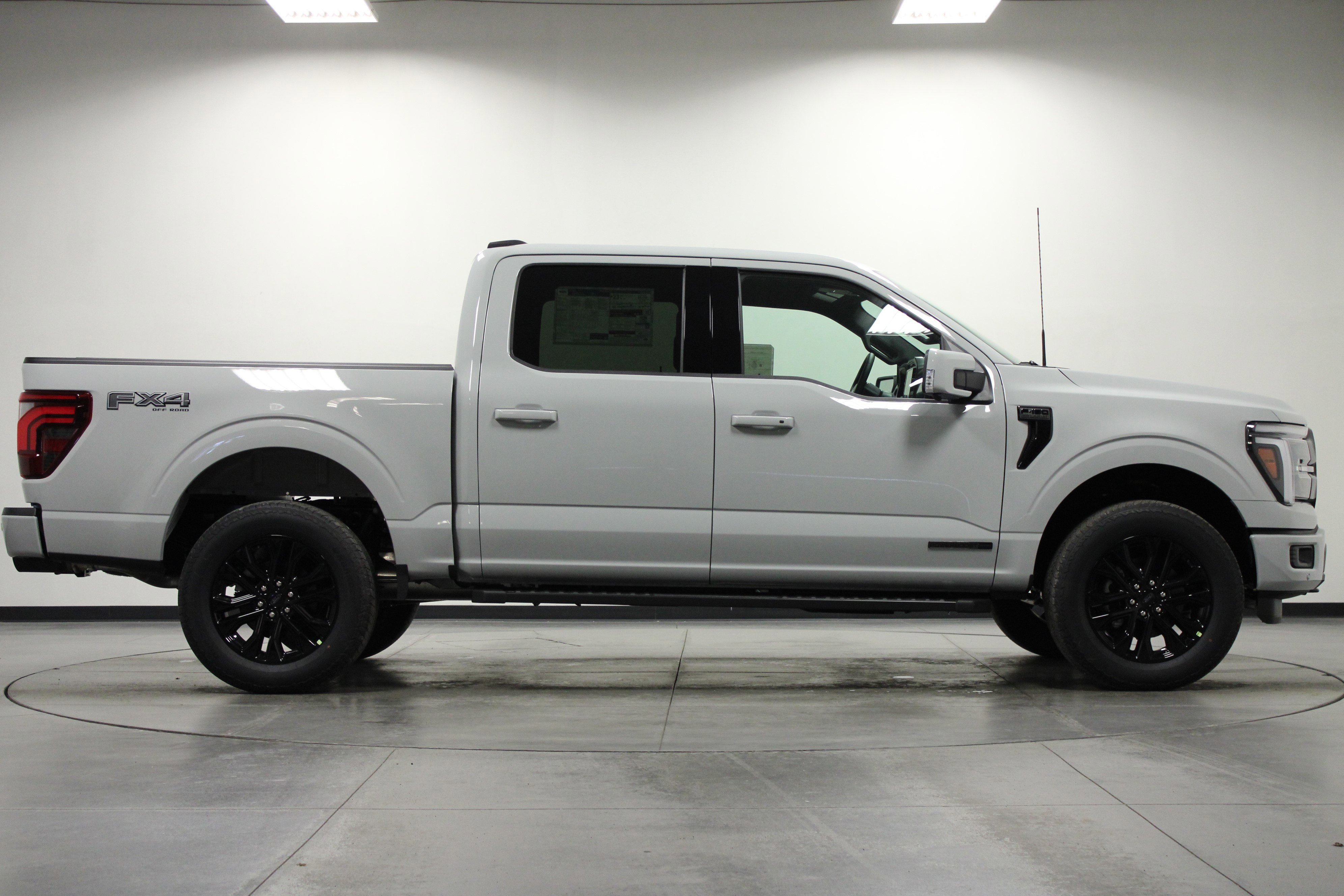 New 2026 Avalanche Ford LARIAT image 3