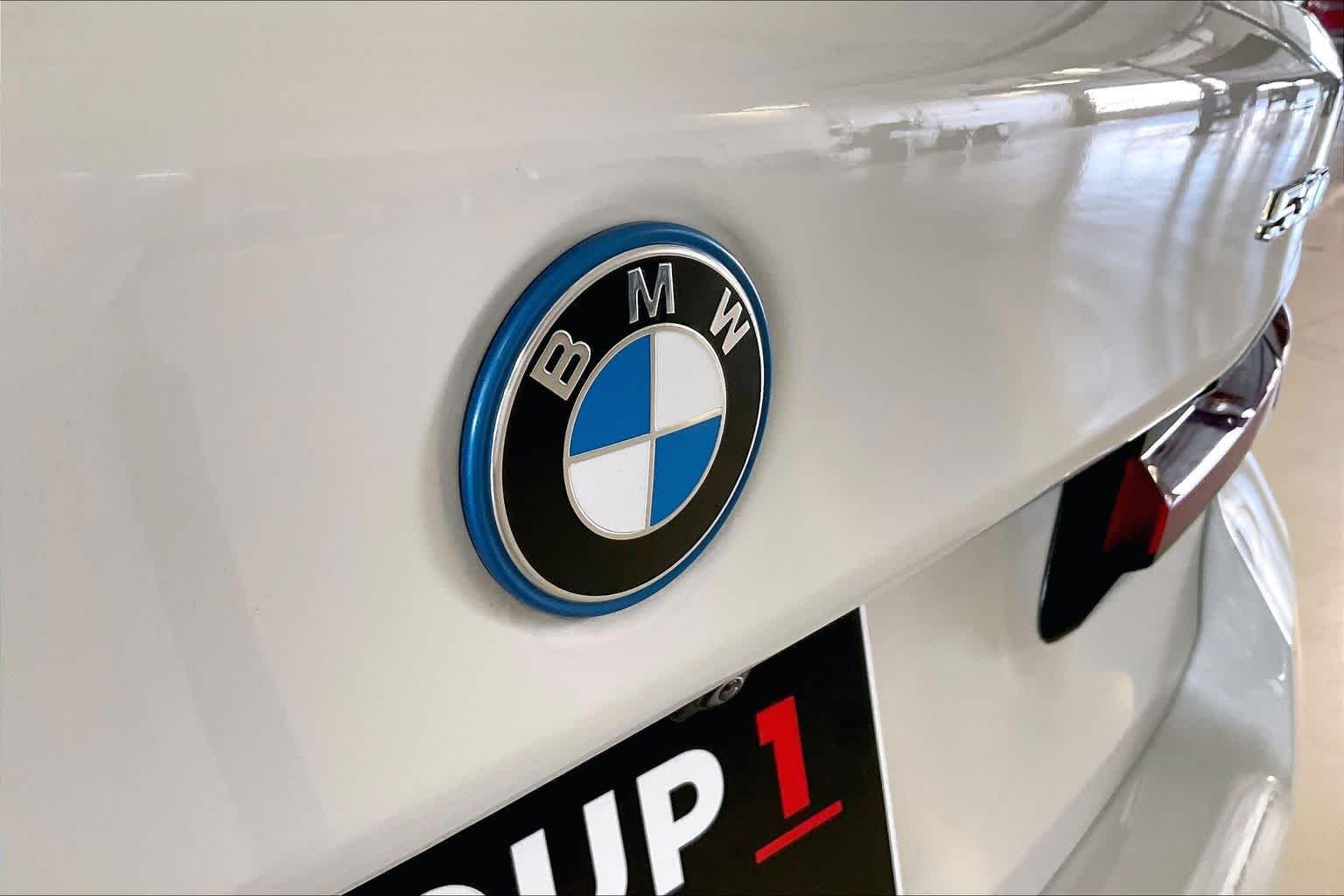 Used 2023 Alpine White BMW 530e image 31