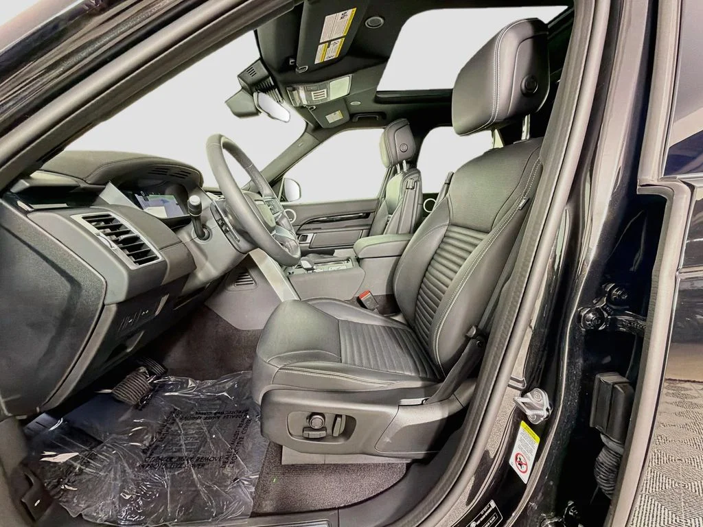 Certified Used 2025 Black Land Rover S image 22