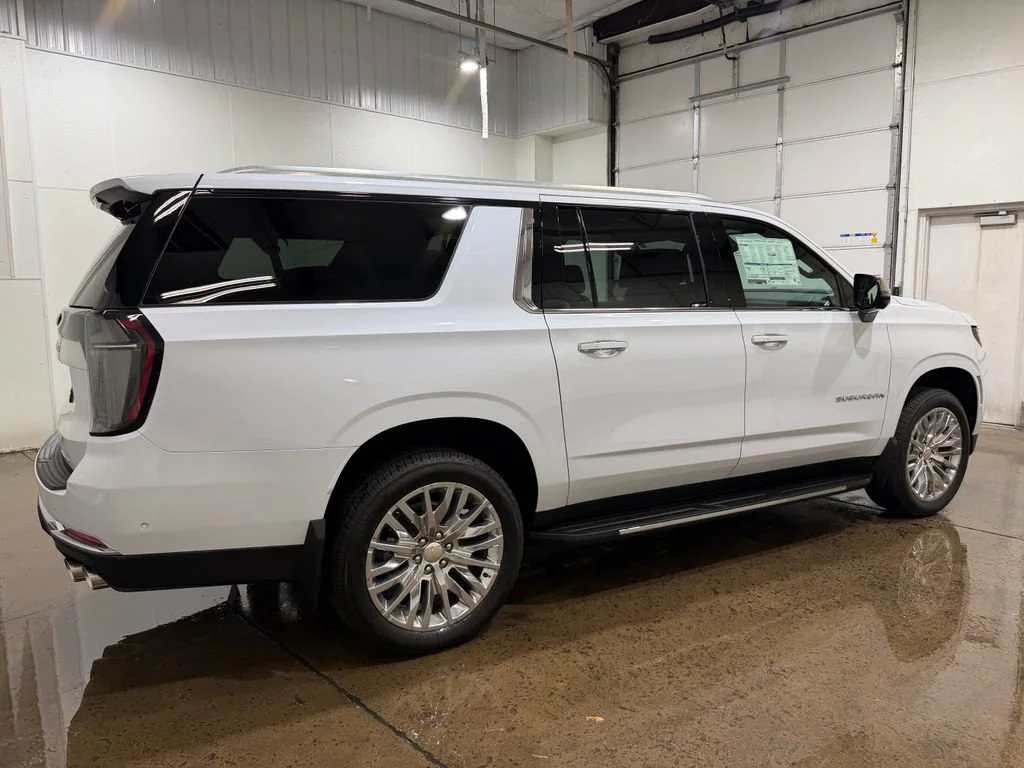 2026 Chevrolet Suburban Premier - Photo 19