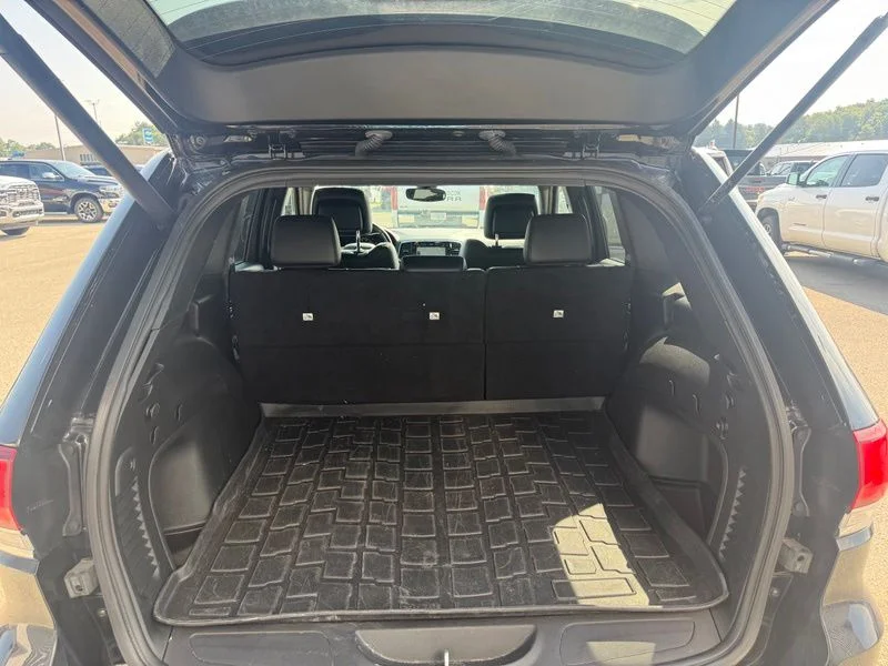 Used 2022 Black Jeep Limited image 8