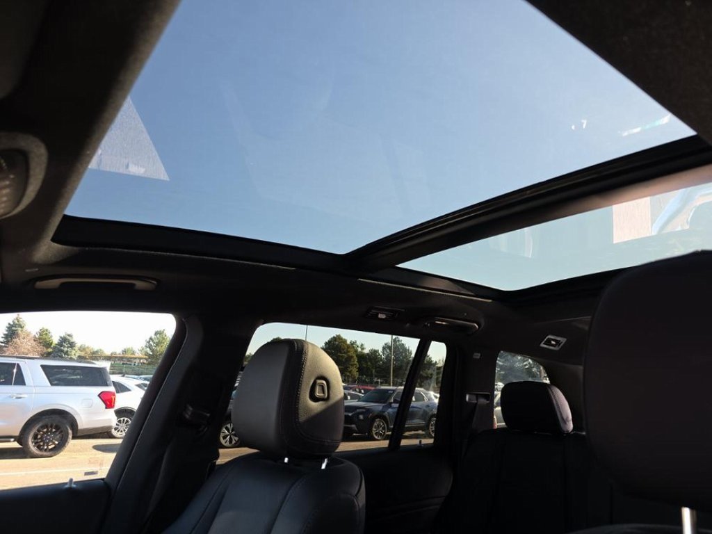 2025 Mercedes Benz GLS 450 AMG photo 4