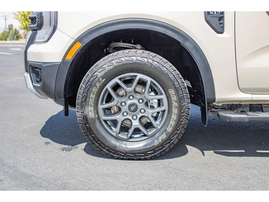 Used 2025 Desert Sand Ford XLT image 5