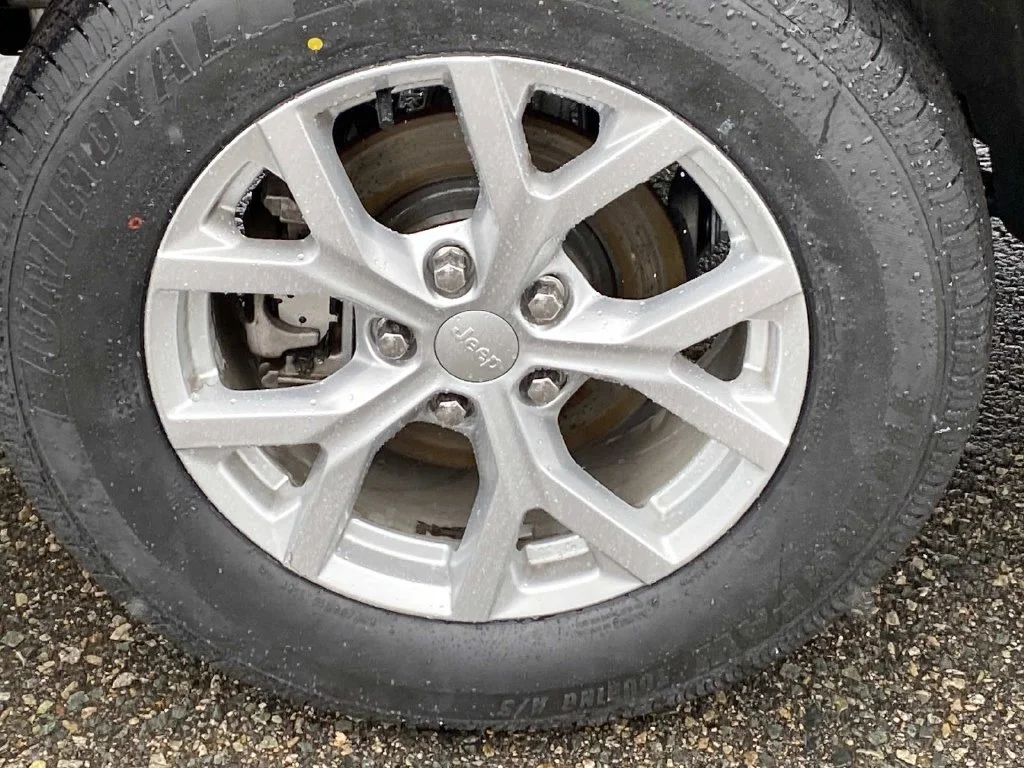 Certified Used 2023 Gray Jeep Limited image 24