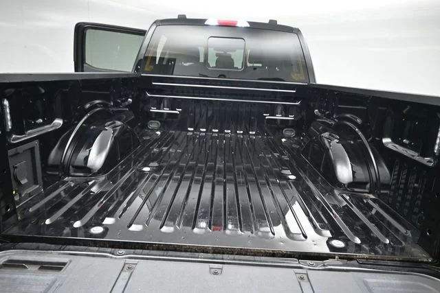 Used 2023 Black Ford XLT image 24