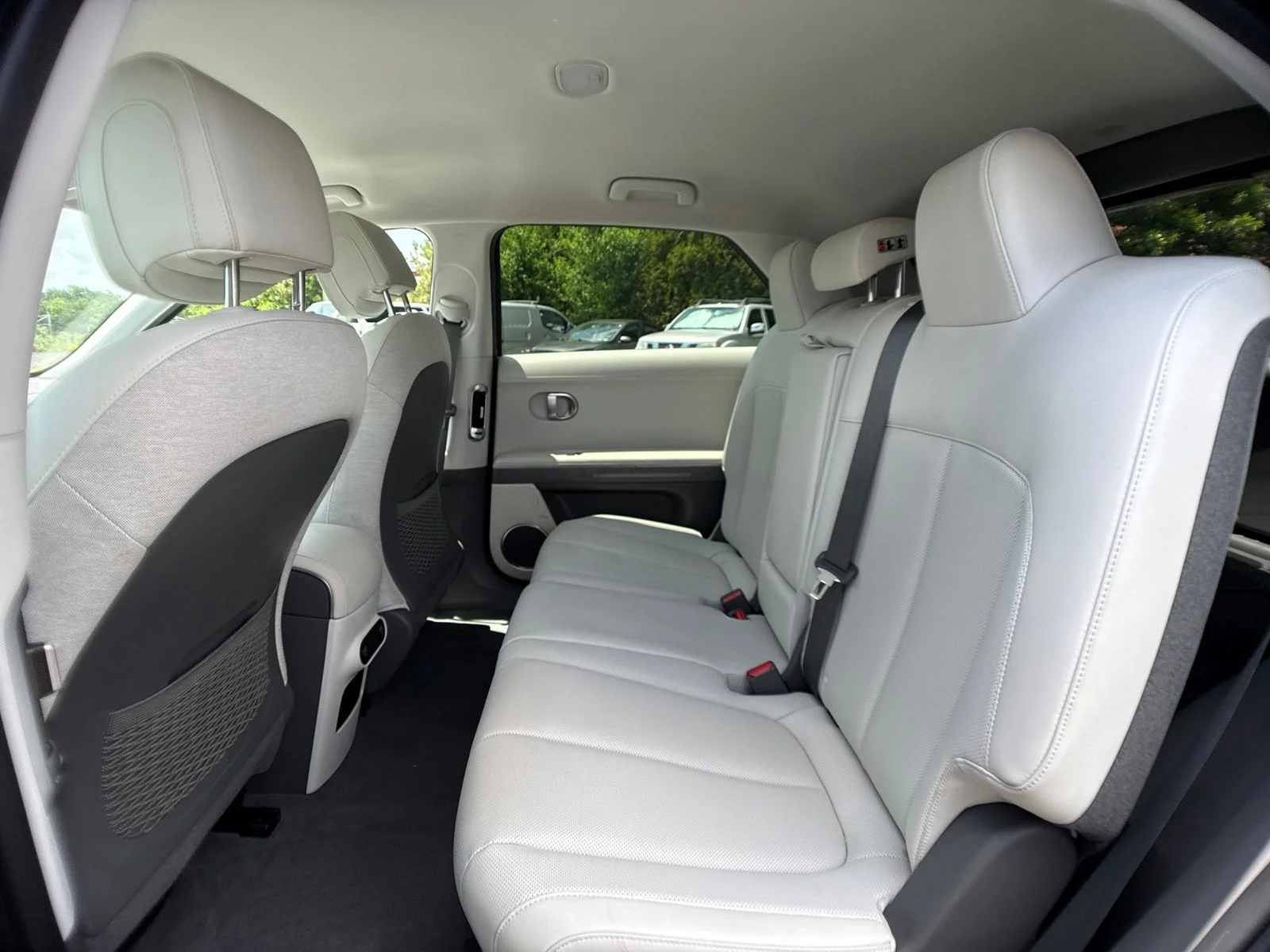 Used 2023 Black Hyundai SEL image 7