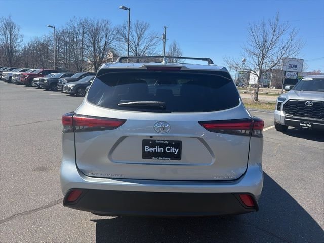 Used 2023 Silver Toyota XLE image 4
