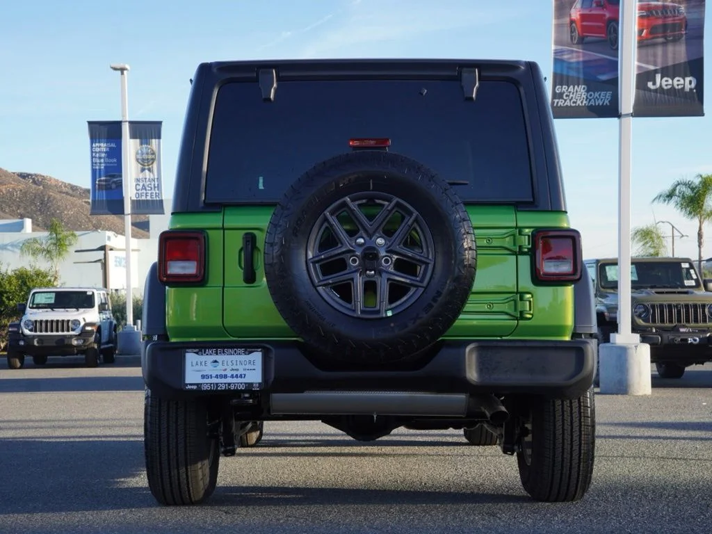 New 2026 Mojito Clear-Coat Exterior Paint Jeep 4-Door Sport S image 6