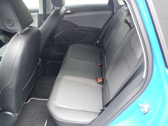 Used 2023 Blue Volkswagen 1.5T SE image 37