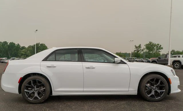 Used 2023 White Chrysler Touring image 5