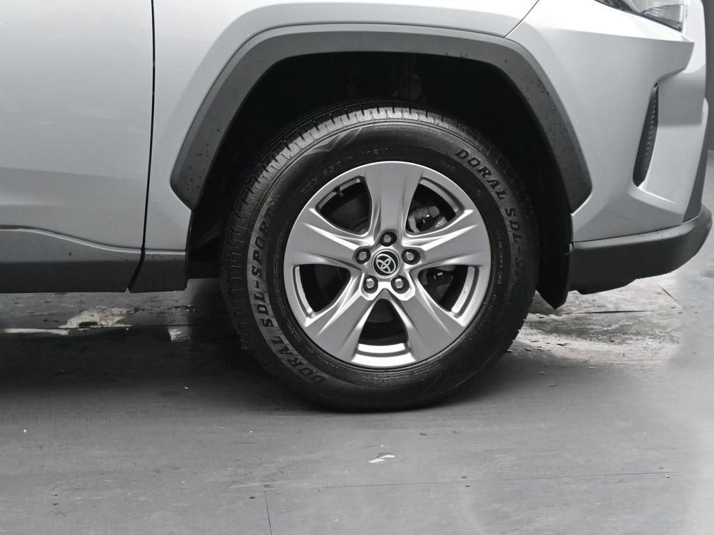 2023 Toyota RAV4 XLE - Photo 11