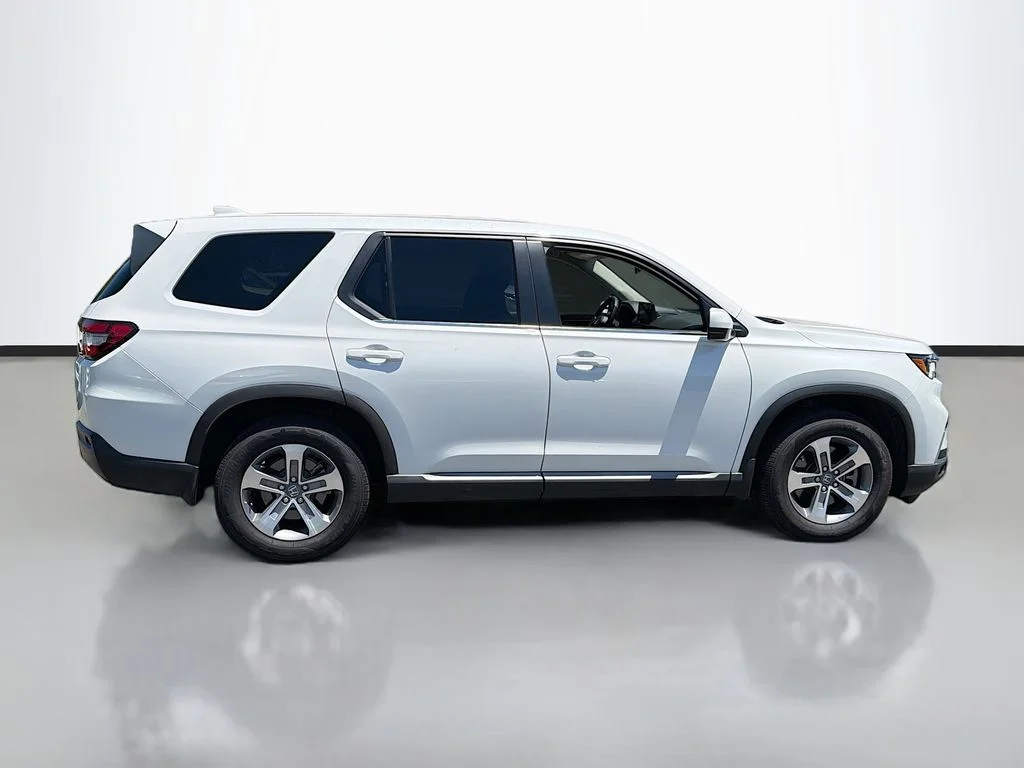 Used 2025 Platinum White Pearl Honda EX-L image 4