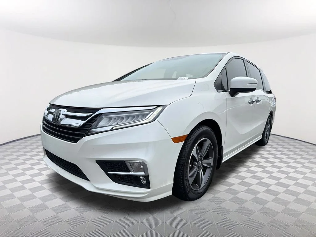 Used 2019  Honda Touring image 1