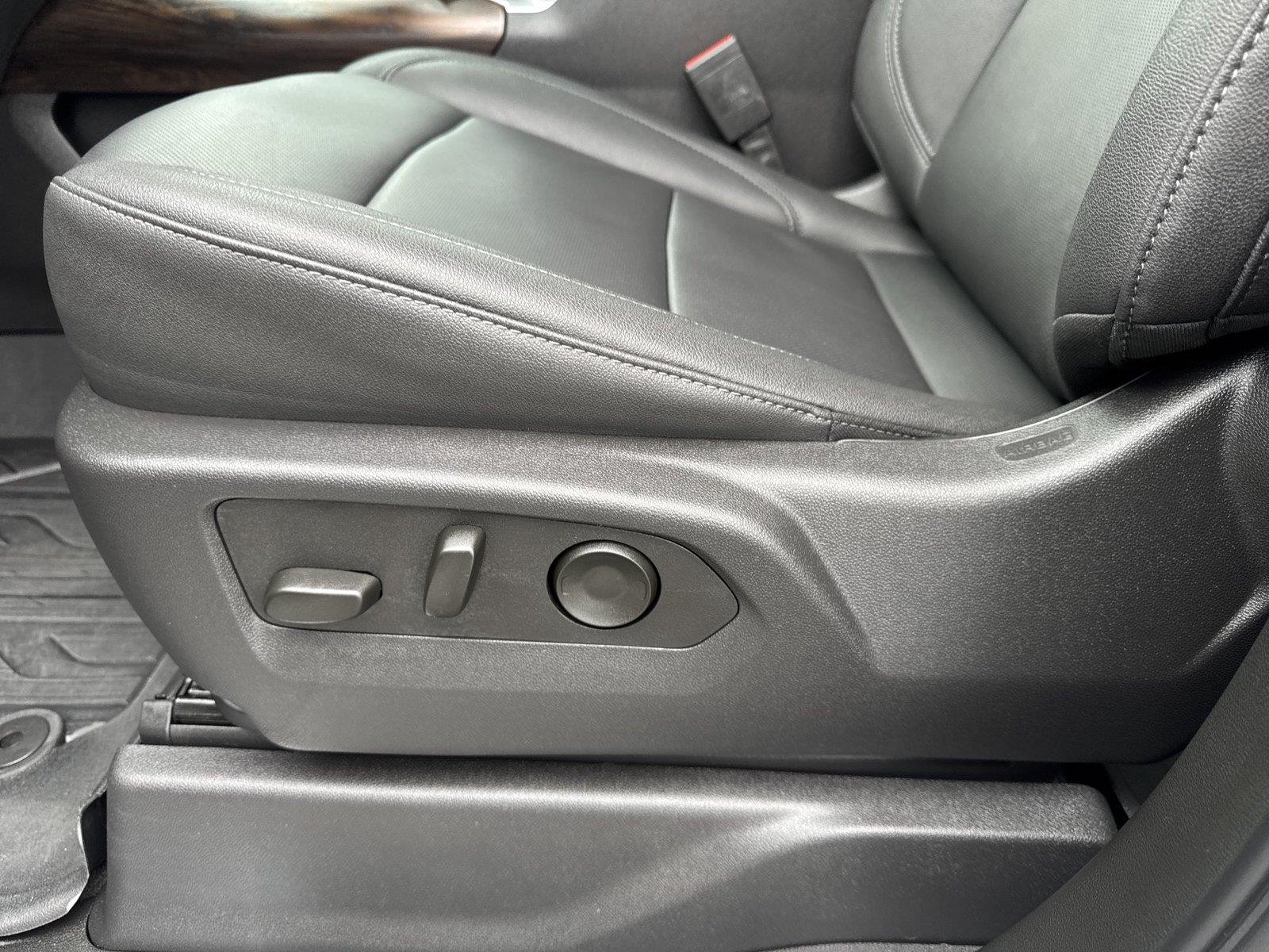 Used 2025 Sterling Metallic GMC SLT image 12