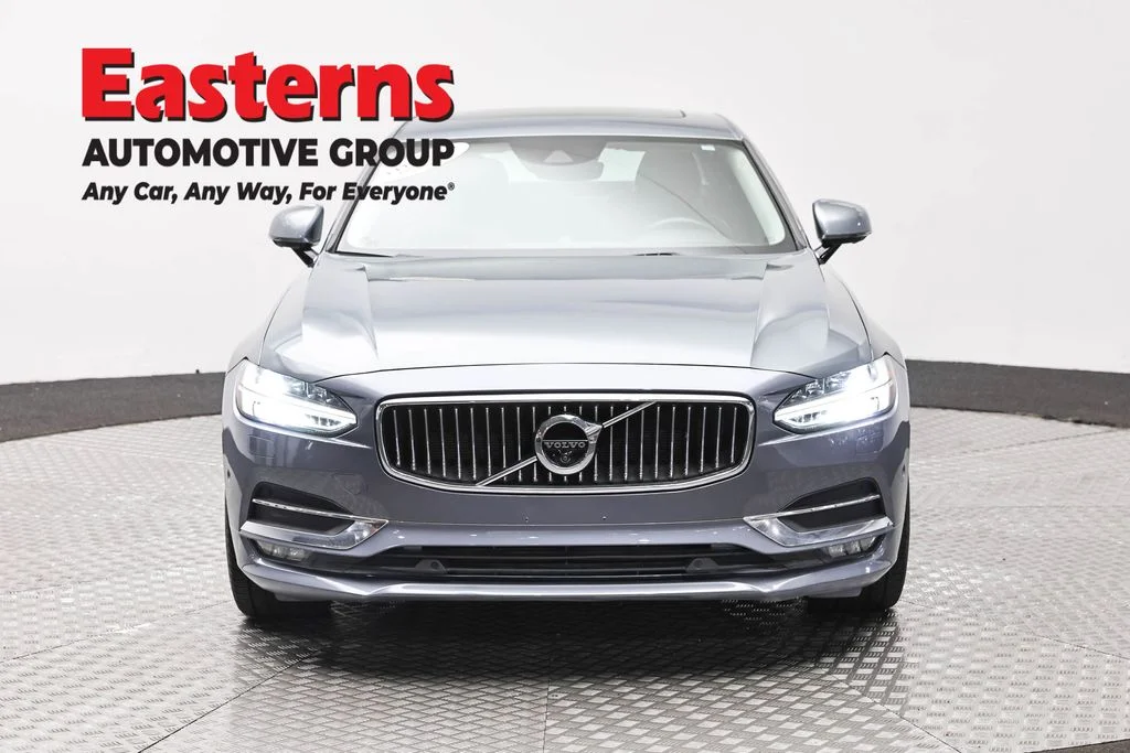 Used 2018 Gray Volvo T6 Inscription image 2