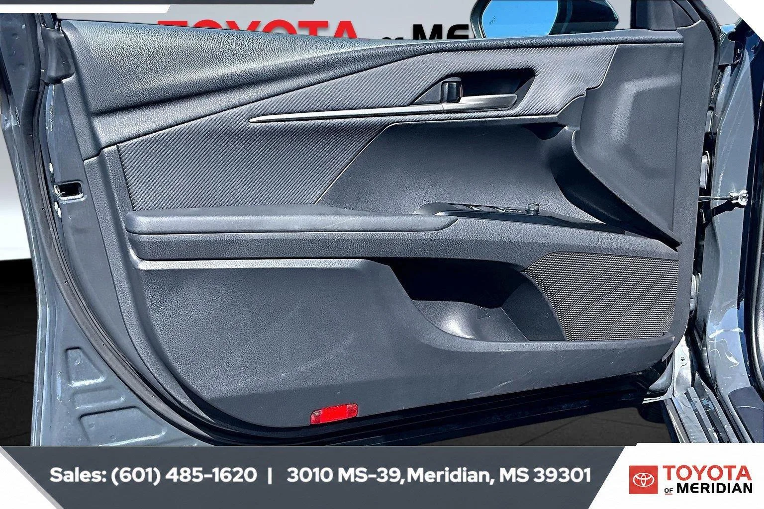 Used 2025 Underground Toyota SE (Natl) image 17