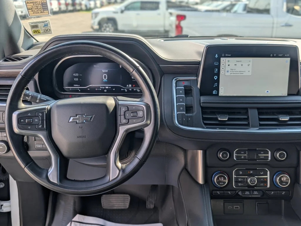 Used 2023 White Chevrolet Z71 image 17