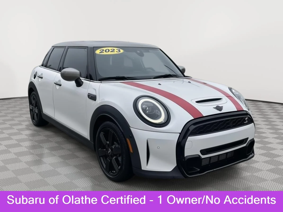 2023 MINI Hardtop Cooper S's photo