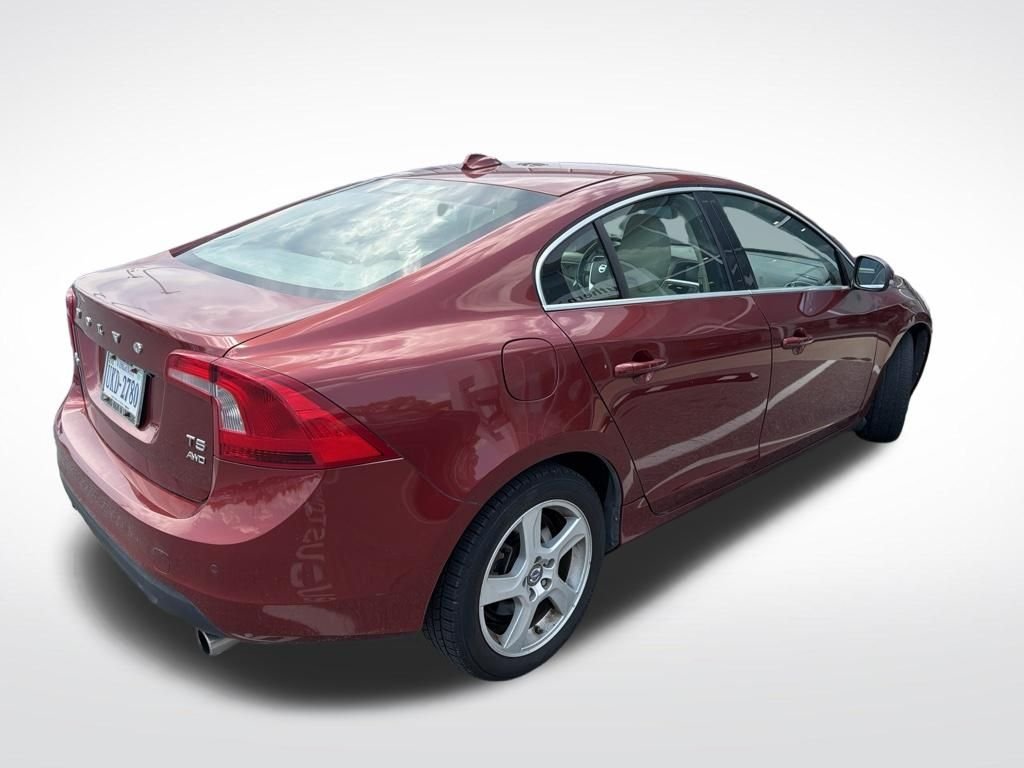 Used 2013 Red Volvo T5 image 3