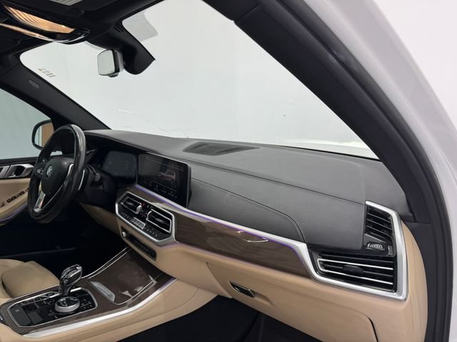 Used 2021 Alpine White BMW sDrive40i image 42